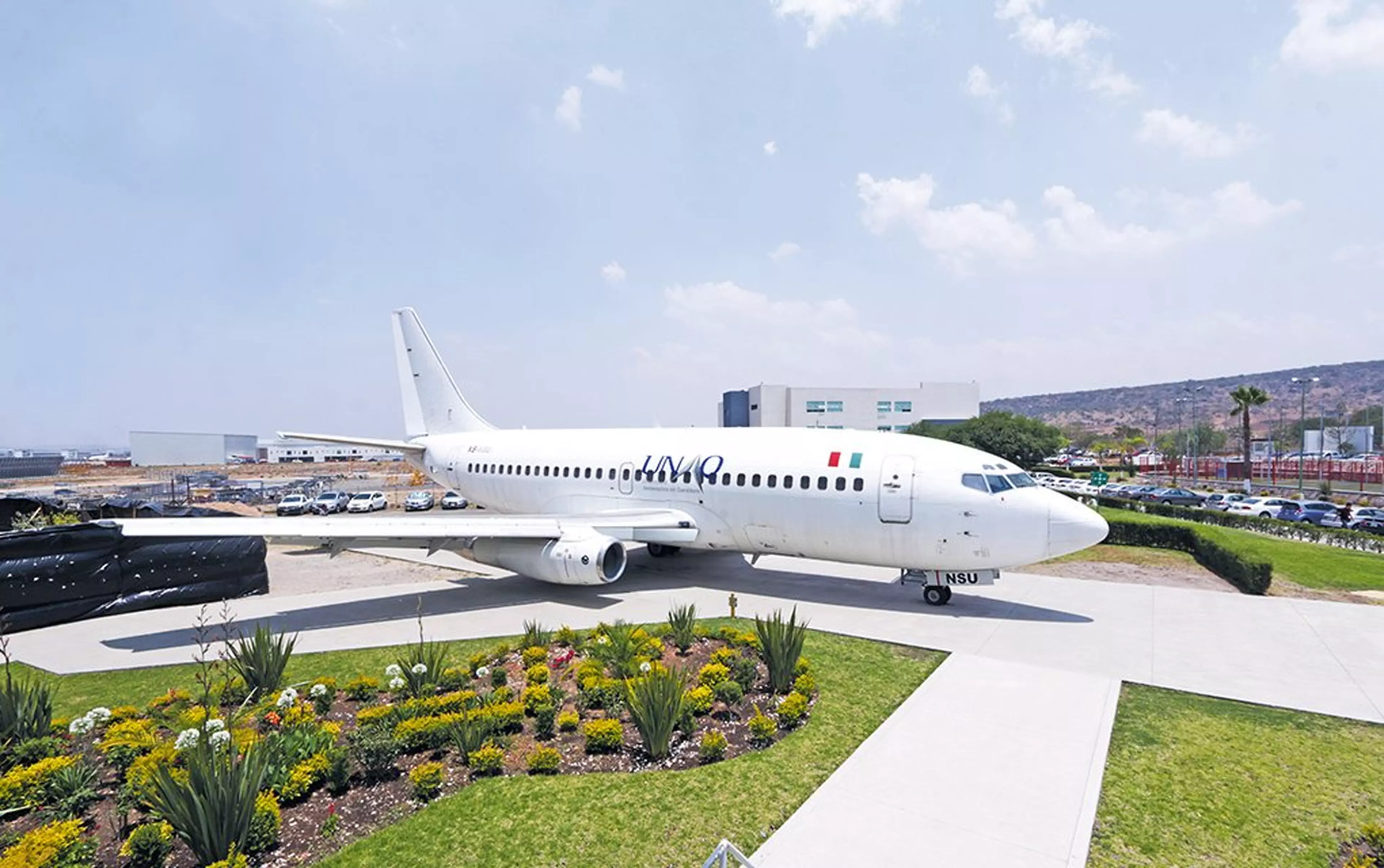 UNAQ university aircraft